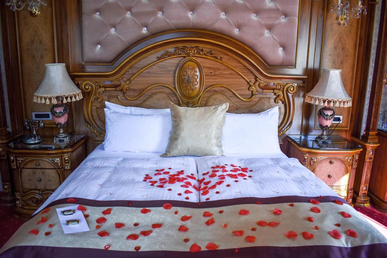 Premier Prezident Garni Hotel And Spa เซรมสกี คาร์ลอฟซี ภายนอก รูปภาพ