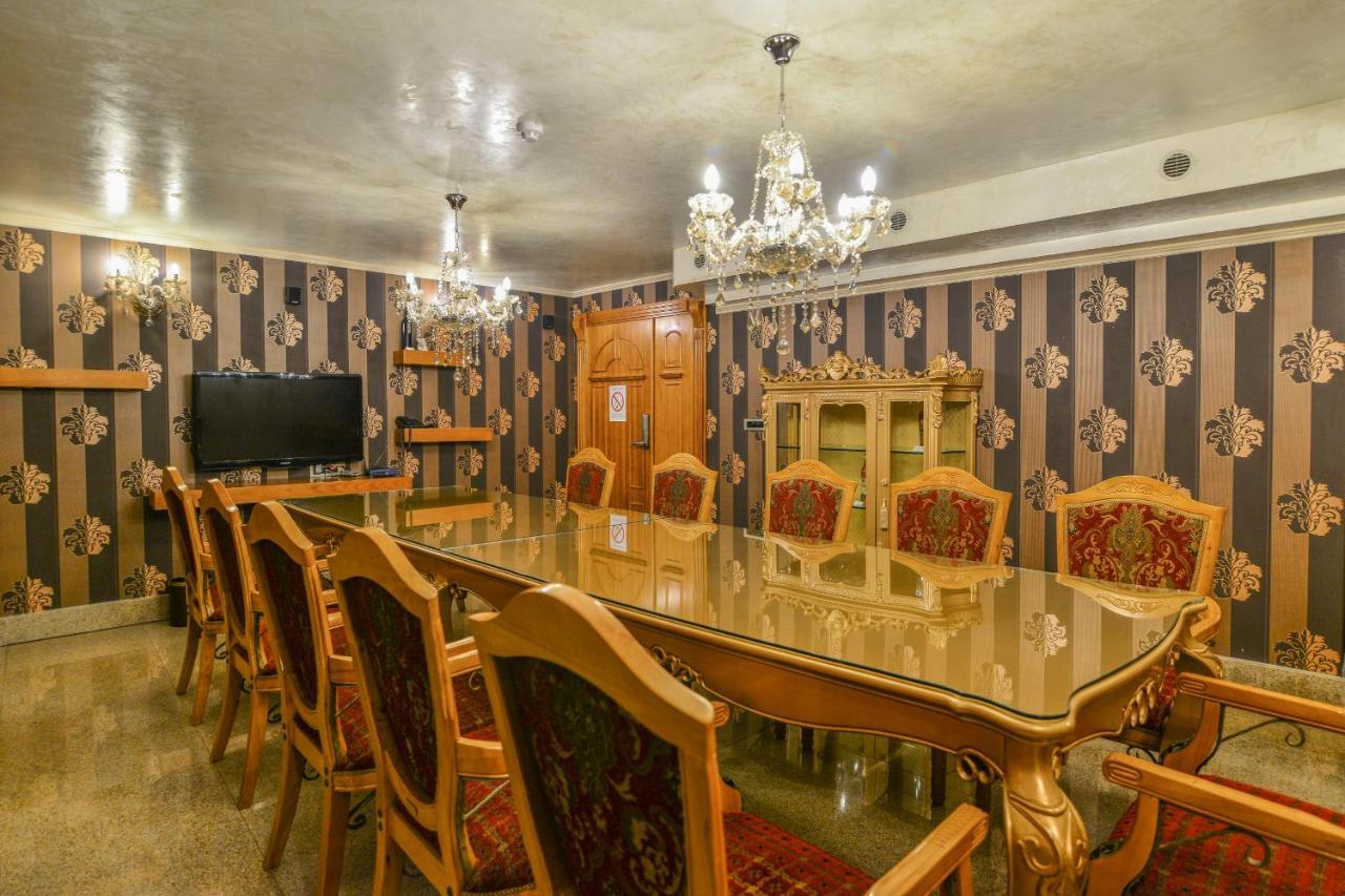 Premier Prezident Garni Hotel And Spa เซรมสกี คาร์ลอฟซี ภายนอก รูปภาพ