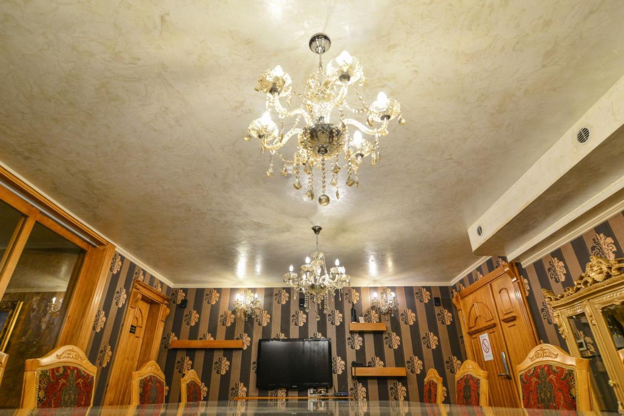 Premier Prezident Garni Hotel And Spa เซรมสกี คาร์ลอฟซี ภายนอก รูปภาพ
