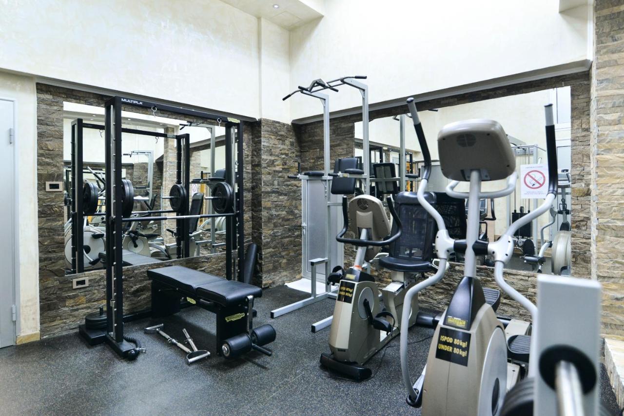 Premier Prezident Garni Hotel And Spa เซรมสกี คาร์ลอฟซี ภายนอก รูปภาพ
