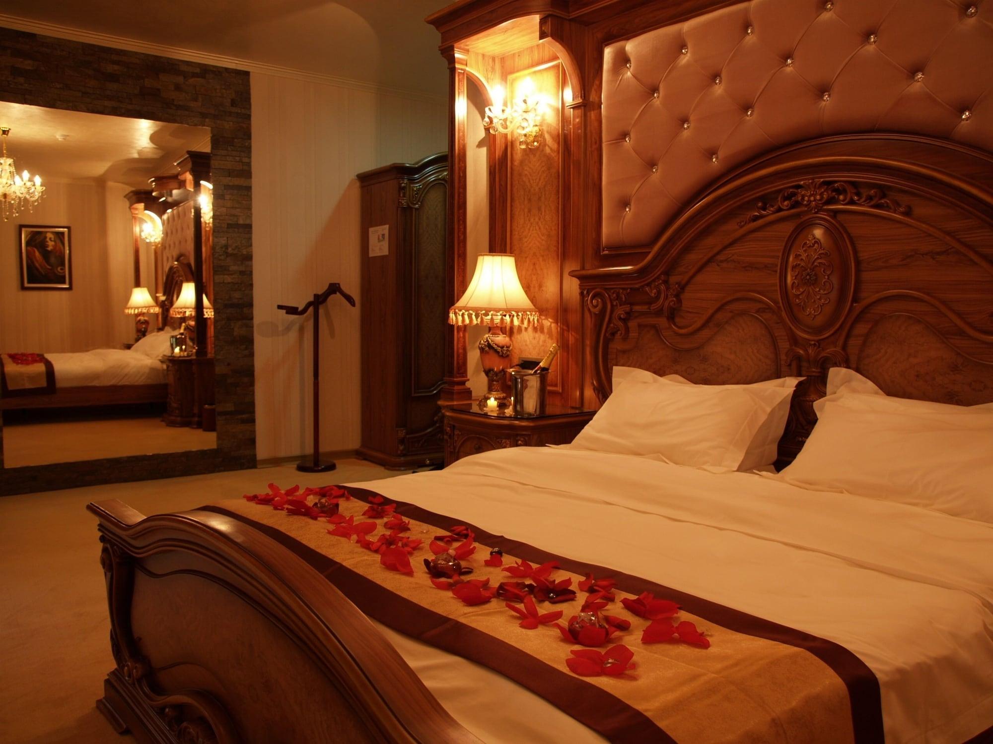 Premier Prezident Garni Hotel And Spa เซรมสกี คาร์ลอฟซี ภายนอก รูปภาพ